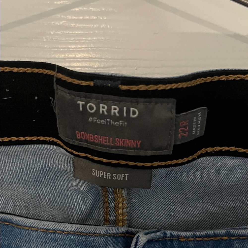 Torrid Blue Ankle Jeans - Picture 2 of 3
